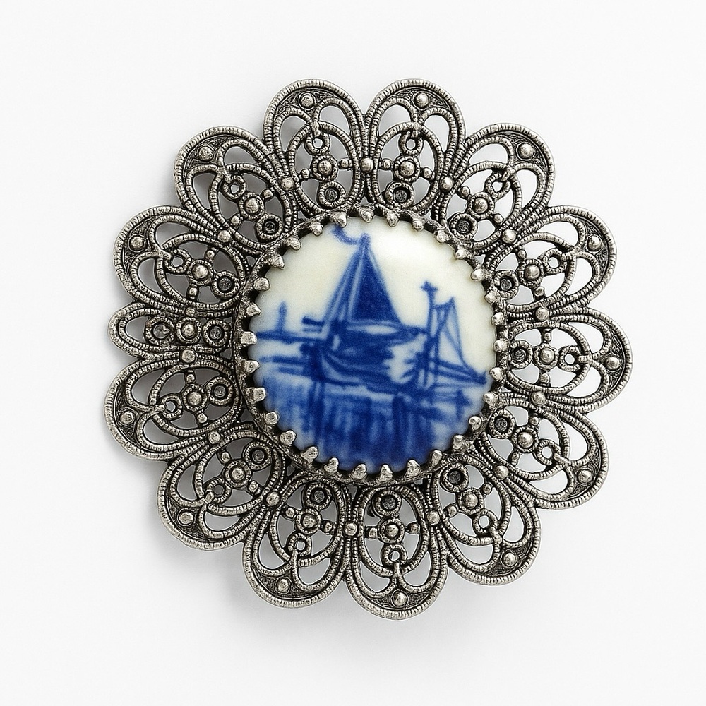 Vintage Delft-Style Porcelain Brooch – Blue & White Sailboat Scene - Picture 2 of 6